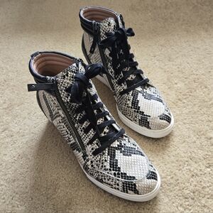 Linea Paolo Felicia Wedge Platform Sz 10M Snakeskin Print womens Sneakers